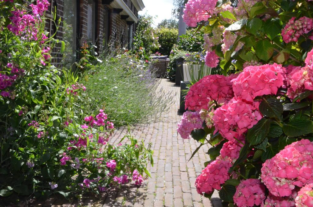 Bed and Breakfast Bloemenhoeve Birdaard Экстерьер фото